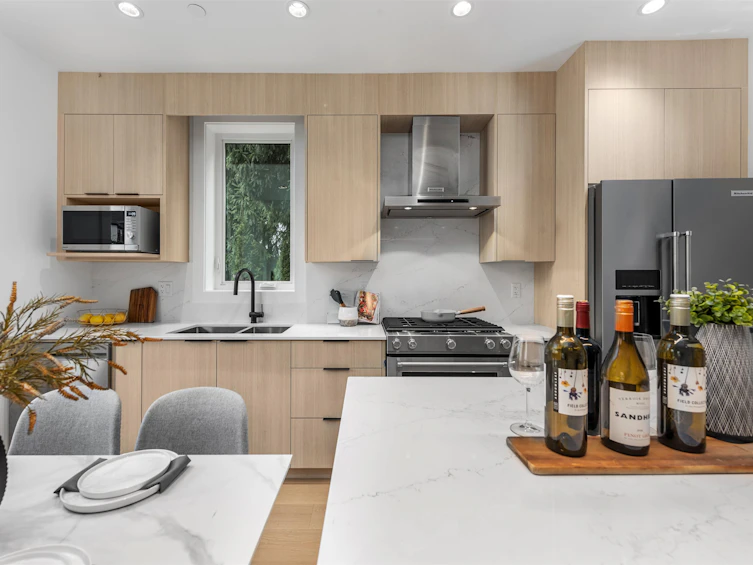 2038 E 1st Avenue, Vancouver, BC, V5N 1B5 - 8