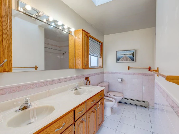 8166 11th Avenue, Burnaby, BC, V3N 2N9 - 23