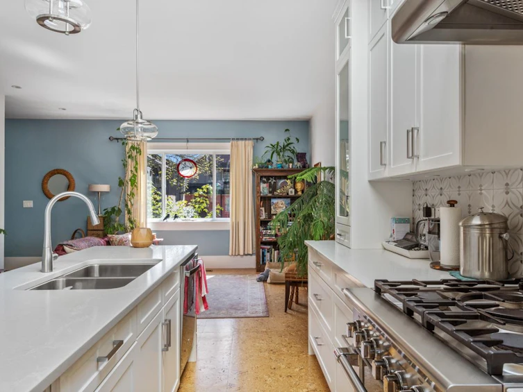 1953 Grant Street, Vancouver, BC, V5L 2Z1 - 8
