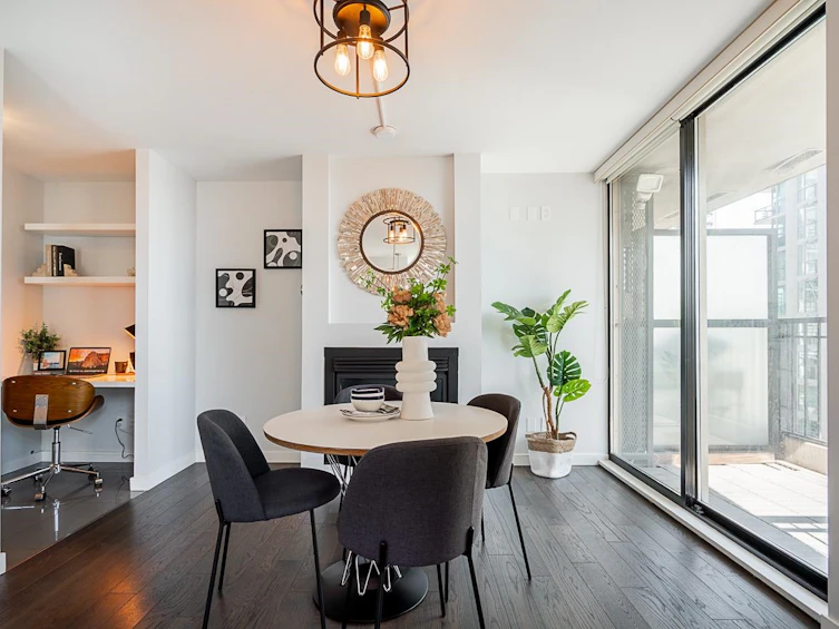 1607-969 Richards Street, Vancouver, BC, V6B 1A8 - 4