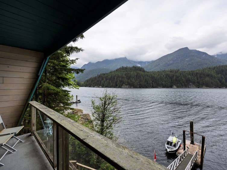 11 East Of Croker Island, North Vancouver, BC - 12