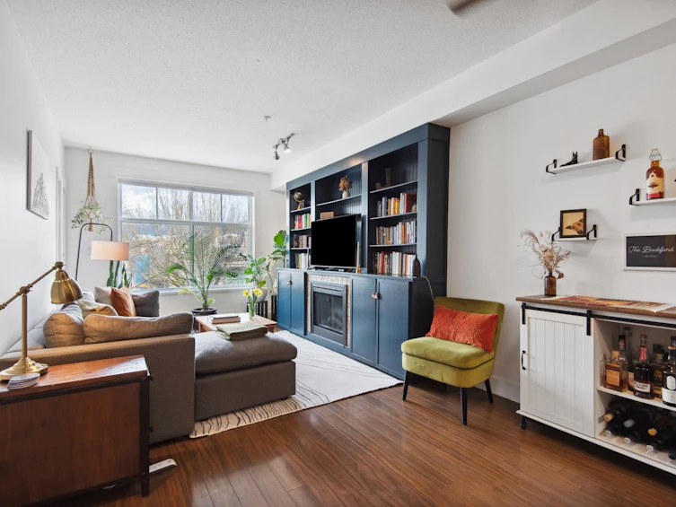 219-1336 Main Street, Squamish, BC, V8B 0R2 - 2