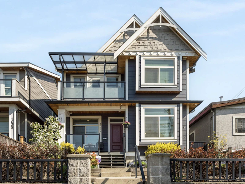 1027 Stewart Avenue, Coquitlam BC V3K 2N7