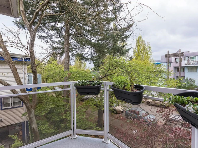 301-1610 E 5th Avenue, Vancouver, BC, V5N 1L7 - 4