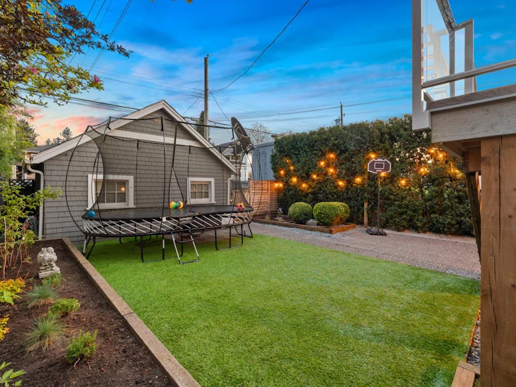 842 E 11th Avenue, Vancouver, BC, V5T 2E6 - 3