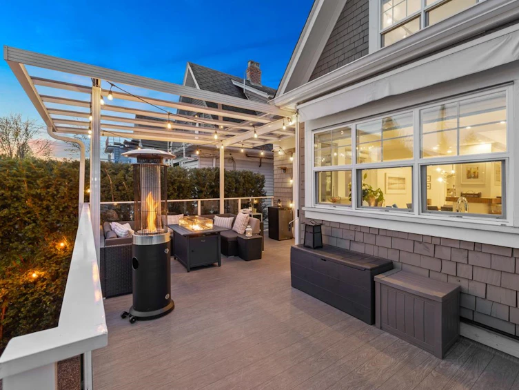 842 E 11th Avenue, Vancouver, BC, V5T 2E6 - 2