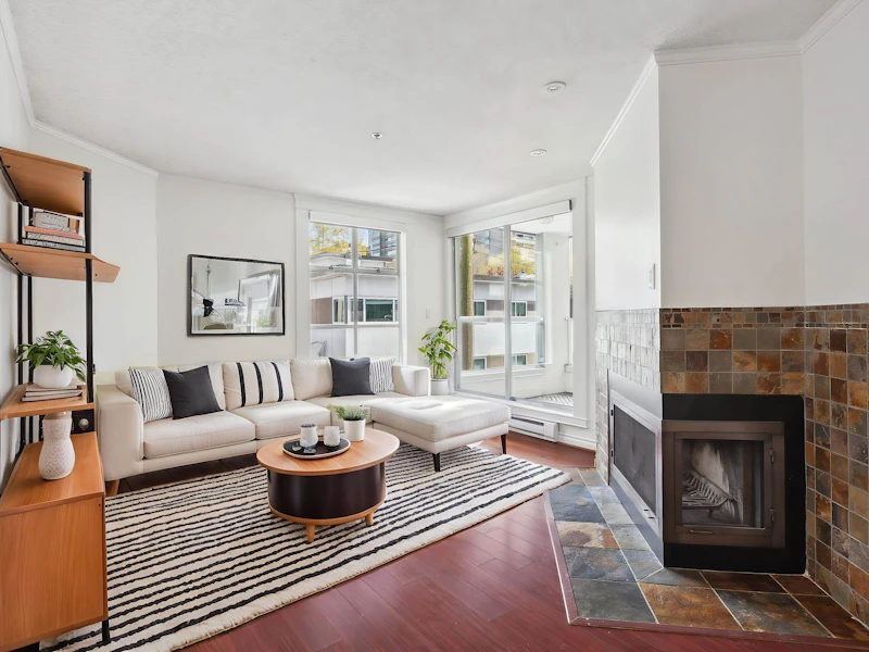 303 - 1705 Nelson Street, Vancouver BC V6G 1M6