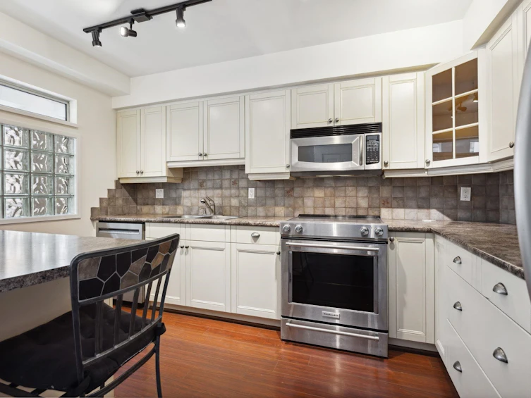 303-1705 Nelson Street, Vancouver, BC, V6G 1M6 - 9