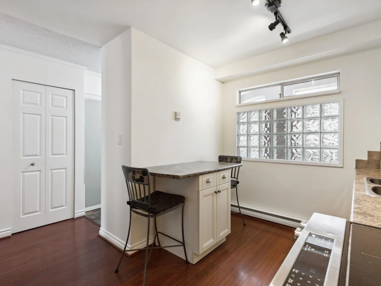 303-1705 Nelson Street, Vancouver, BC, V6G 1M6 - 8