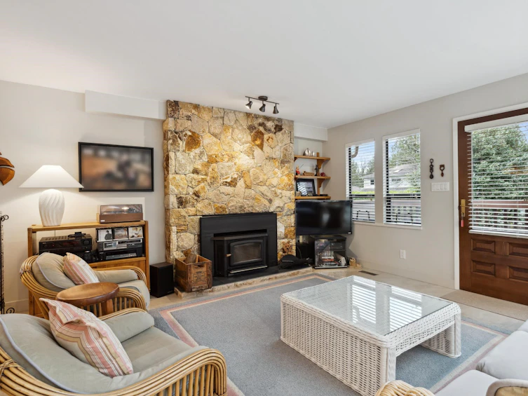 3946 W 29th Avenue, Vancouver, BC, V6S 1T9 - 4
