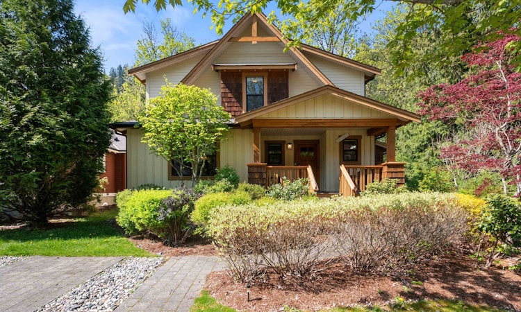 1869 Blackberry Lane