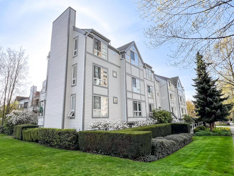 109 - 7465 Sandborne Avenue, Burnaby BC V3N 4W7