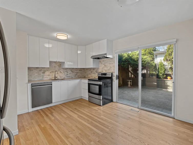 234-9061 Horne Street, Burnaby, BC, V3N 4L2 - 11