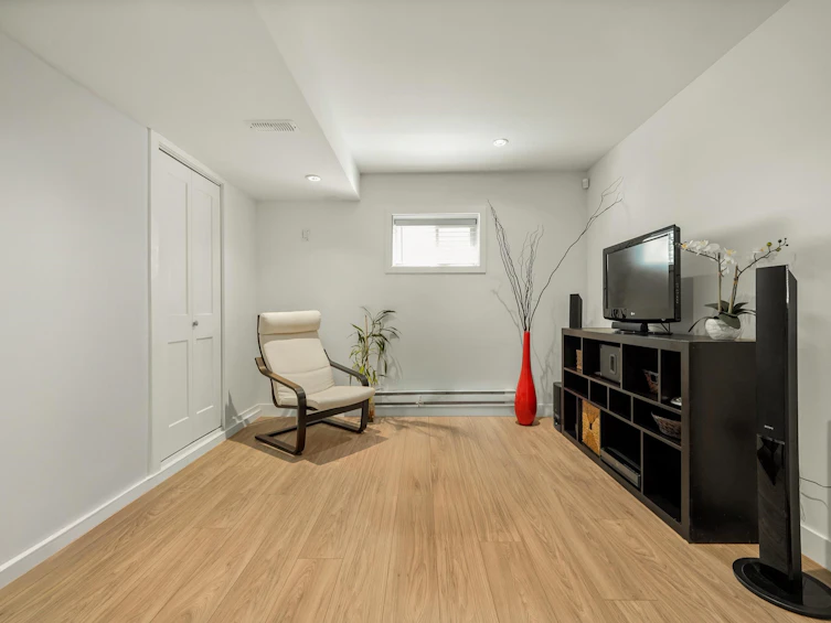 512 W 24th Street, North Vancouver, BC, V7M 2E1 - 35