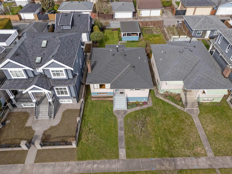 3155 E 52nd Avenue, Vancouver, BC, V5S 1T7 - 2