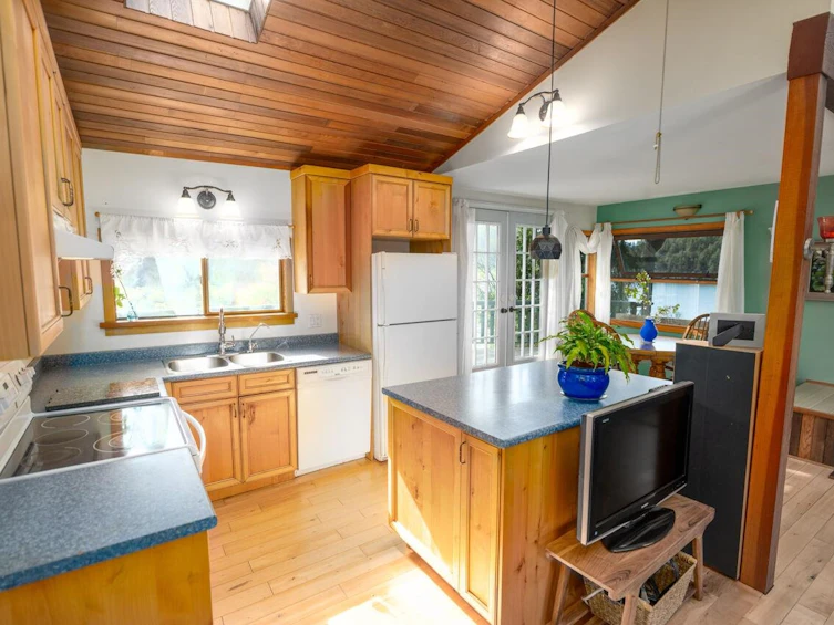 1587 Mount Gardner Road, Bowen Island, BC, V0N 1G2 - 14