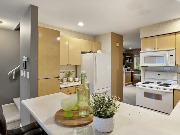 28-15488 101a Avenue, Surrey, BC, V3R 0Z8 - 9