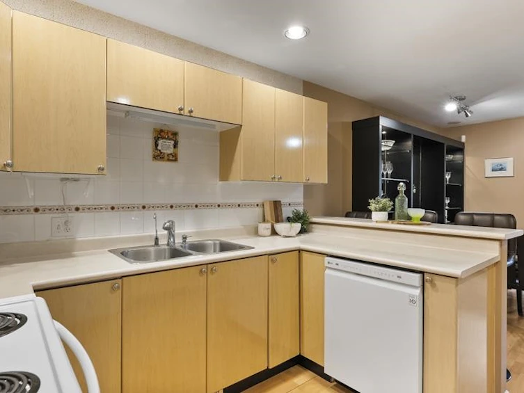 28-15488 101a Avenue, Surrey, BC, V3R 0Z8 - 8