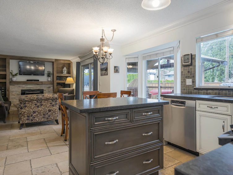 14904 95a Avenue, Surrey, BC, V3R 7T6