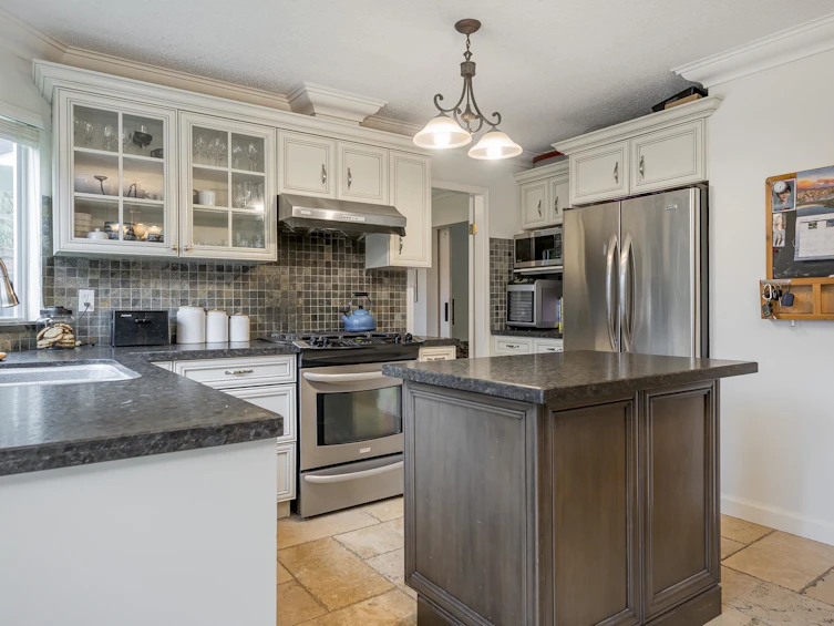 14904 95a Avenue, Surrey, BC, V3R 7T6 - 9