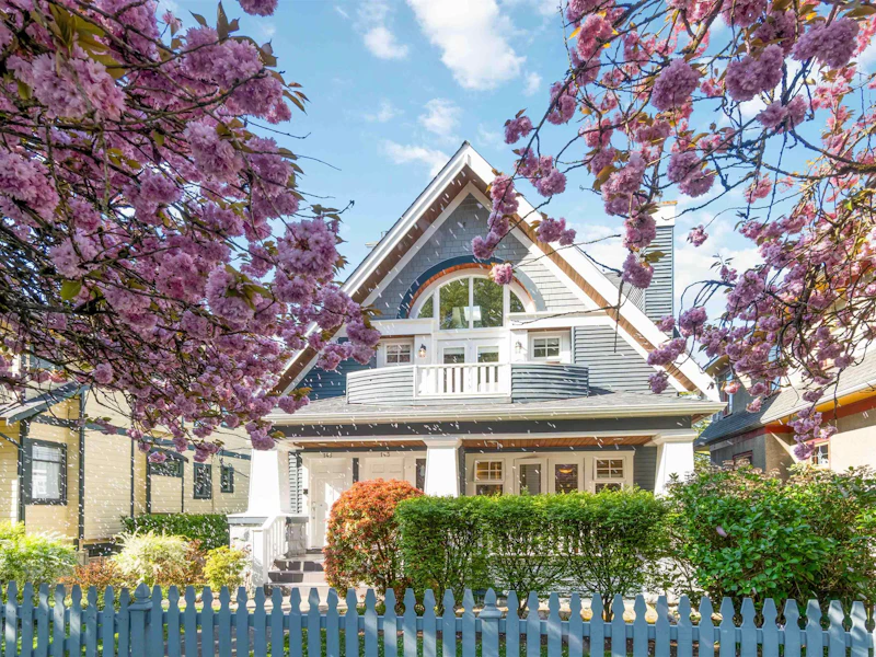 145 W 15th Avenue, Vancouver BC V5Y 1X8