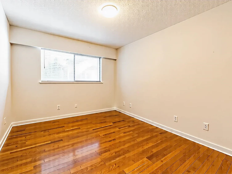 5210 Laurel Street, Burnaby, BC, V5G 1N2 - 23