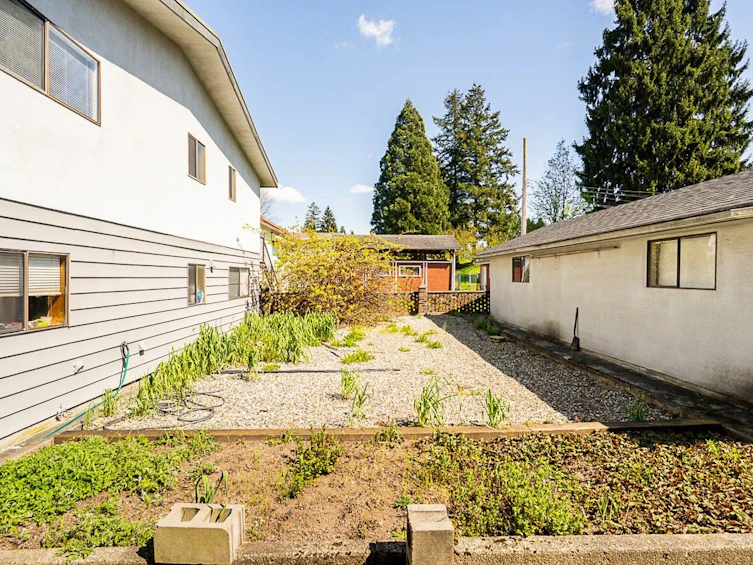 5210 Laurel Street, Burnaby, BC, V5G 1N2 - 17