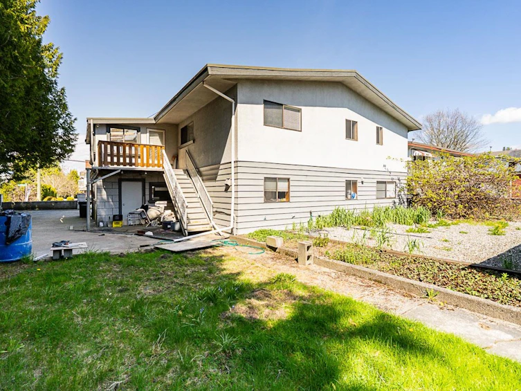 5210 Laurel Street, Burnaby, BC, V5G 1N2 - 18