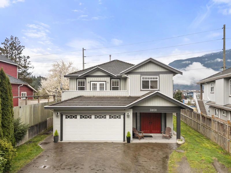 38131 Harbour View Place, Squamish BC V0N 0C2