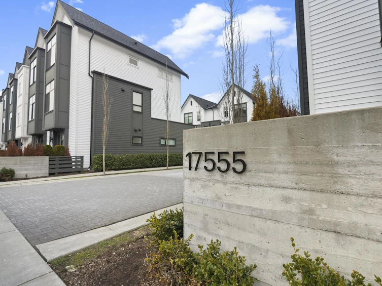 20-17555 57a Avenue, Surrey, BC, V3S 7V2