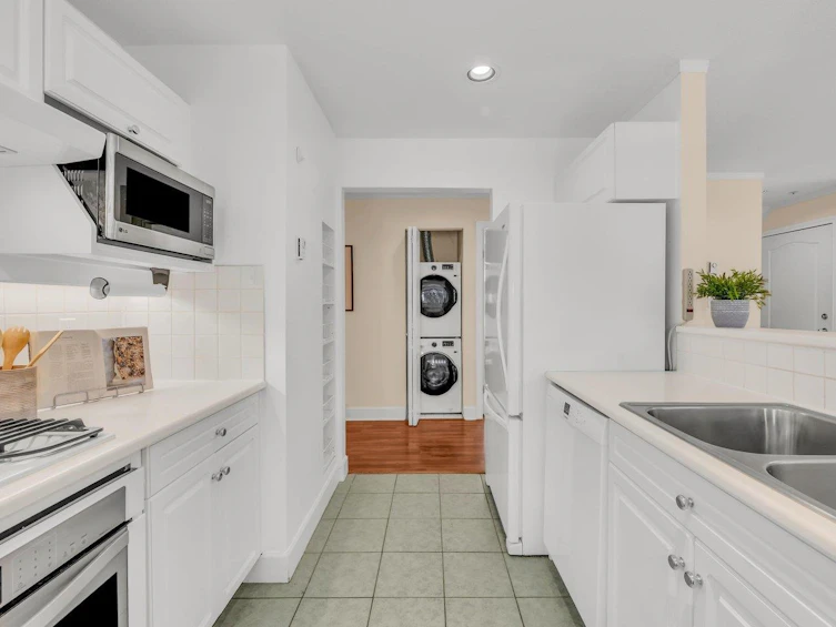183 W 15 Avenue, Vancouver, BC, V5Y 1X8 - 16