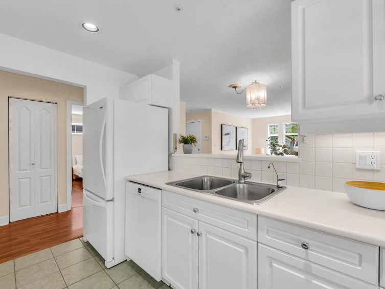 183 W 15 Avenue, Vancouver, BC, V5Y 1X8 - 14