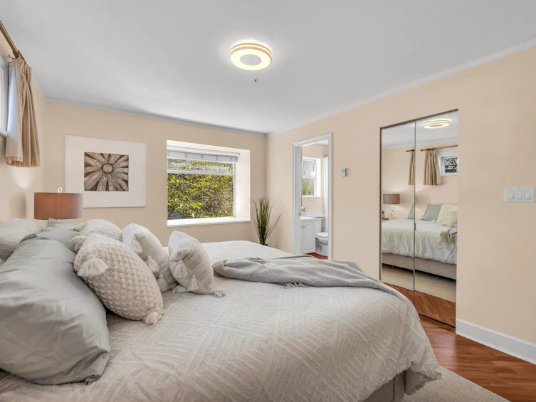 183 W 15 Avenue, Vancouver, BC, V5Y 1X8 - 18