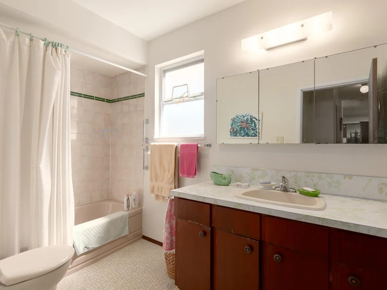 1715 Ross Road, North Vancouver, BC, V7J 1V8 - 17