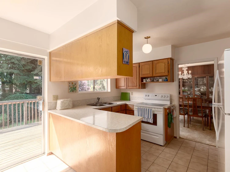 1715 Ross Road, North Vancouver, BC, V7J 1V8 - 12