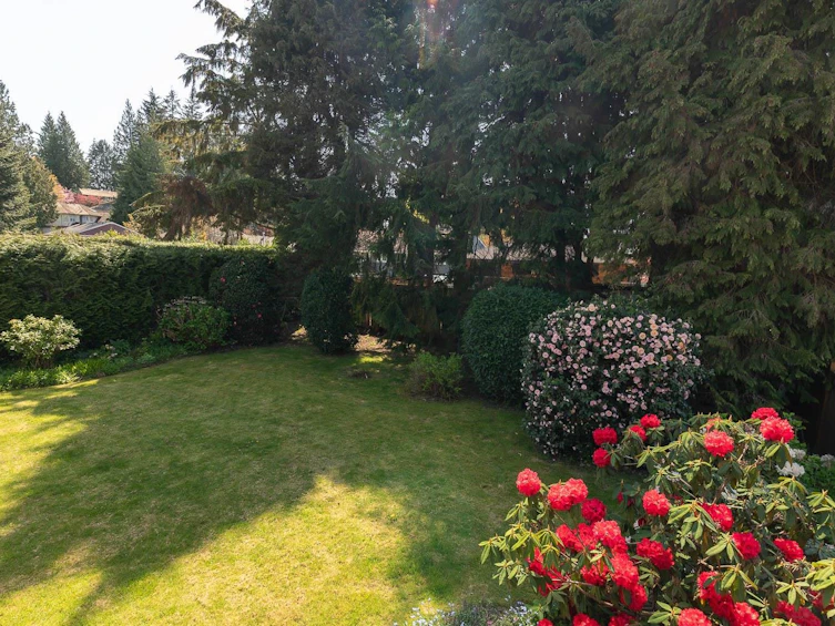 1715 Ross Road, North Vancouver, BC, V7J 1V8 - 32