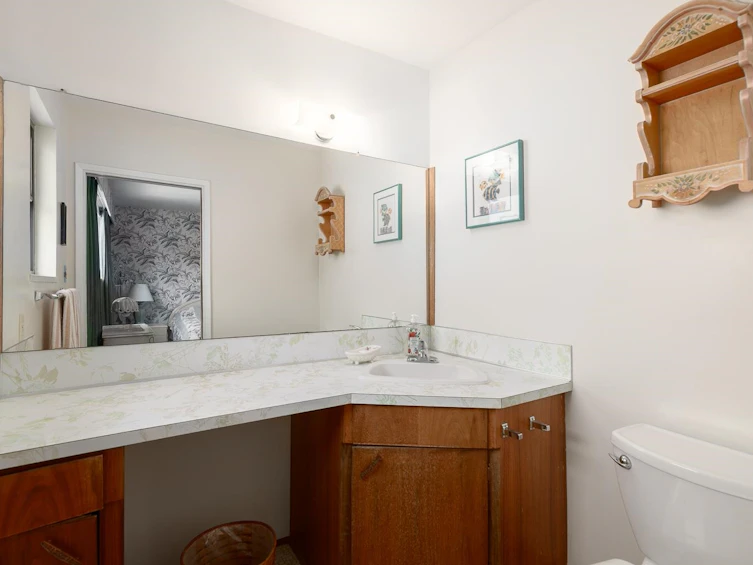 1715 Ross Road, North Vancouver, BC, V7J 1V8 - 21