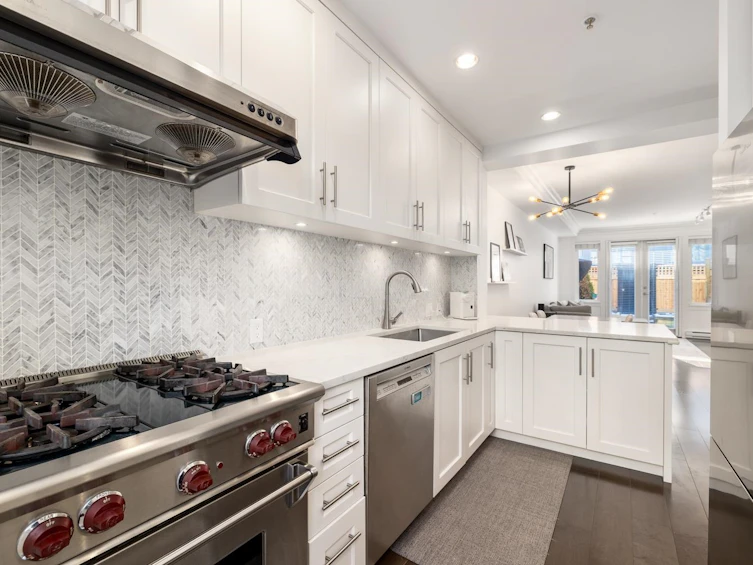 2955 Laurel Street, Vancouver, BC, V5Z 3T4 - 4