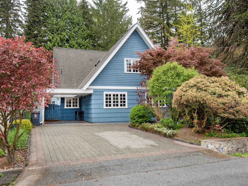 2007 Panorama Drive, North Vancouver BC V7G 1V2