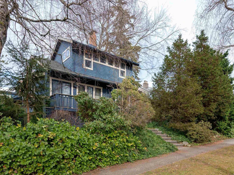 4253 W 13th Avenue, Vancouver BC V6R 2T7