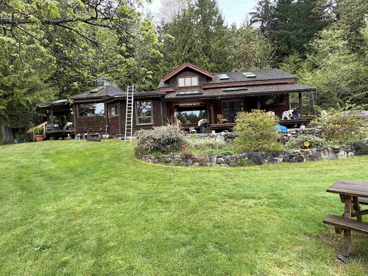 5768 Sutherland Road, Halfmoon Bay, BC, V7Z 1G9