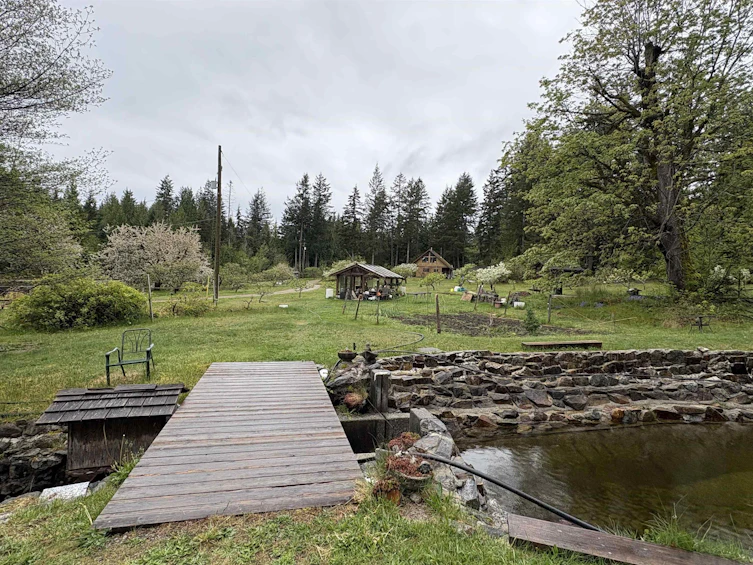 5768 Sutherland Road, Halfmoon Bay, BC, V7Z 1G9 - 5