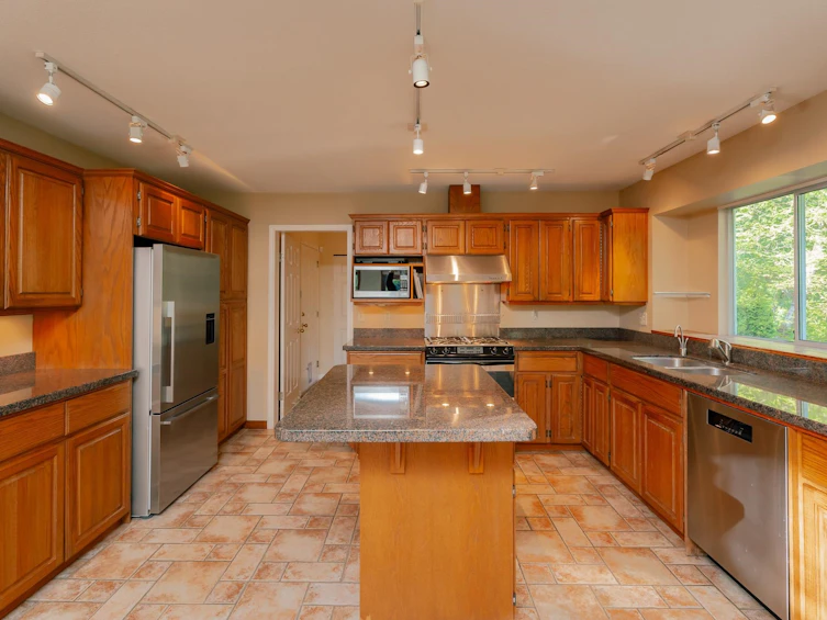 5070 242 Drive, Langley, BC, V2Z 2M9 - 16
