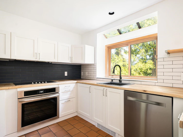 1311 Hillcrest Road, Bowen Island, BC, V0N 1G1 - 13