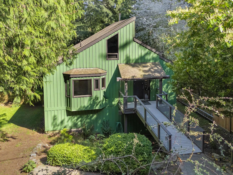 1311 Hillcrest Road, Bowen Island, BC, V0N 1G1 - 2