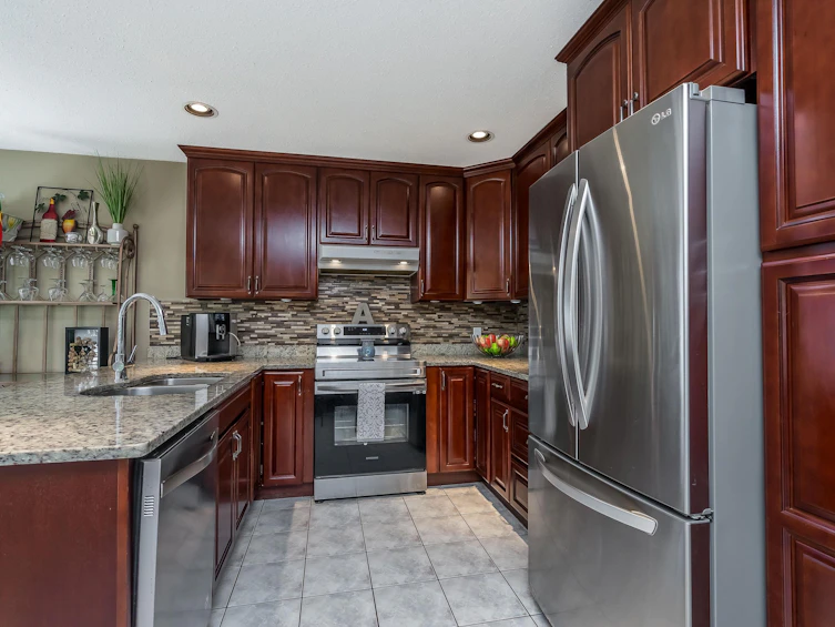 8660 162 Street, Surrey, BC, V4N 1B5 - 9