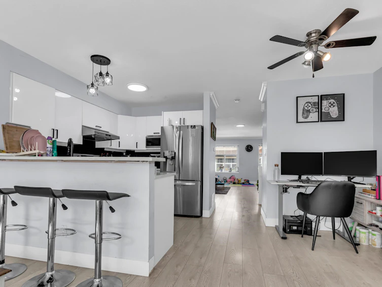 202-9580 Prince Charles Boulevard, Surrey, BC, V3V 1S6 - 9