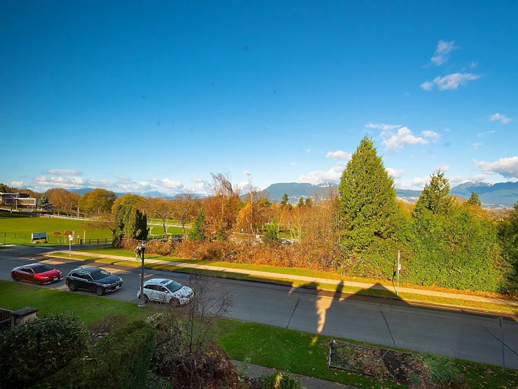 4086 W 8th Avenue, Vancouver, BC, V6R 1Z6 - 16