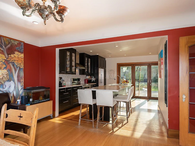 4086 W 8th Avenue, Vancouver, BC, V6R 1Z6 - 9