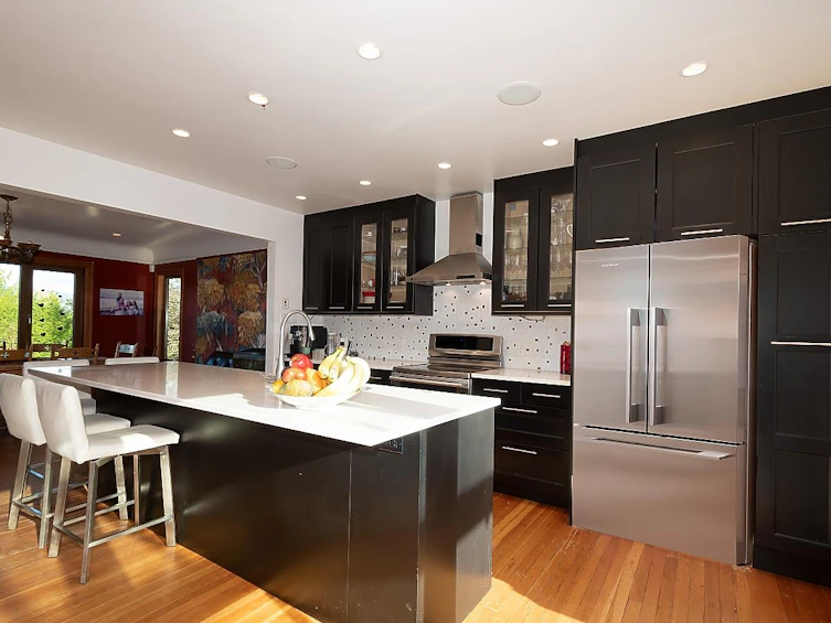 4086 W 8th Avenue, Vancouver, BC, V6R 1Z6 - 11